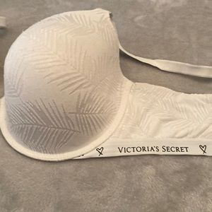 White padded knit underwire bra